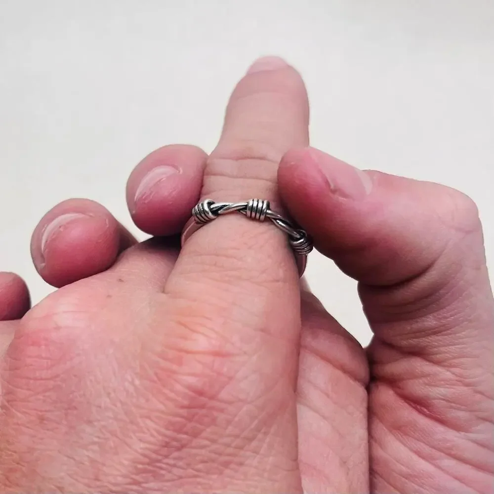 Y2K Vintage Silver Barbed Wire Ring – Adjustable Size, Unisex, Brand New